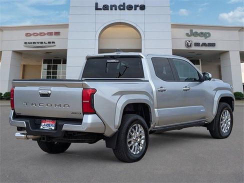 Used 2024 Toyota Tacoma Limited image 4