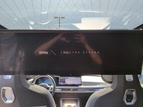 Used 2023 BMW 760i xDrive AWD/4WD image 42