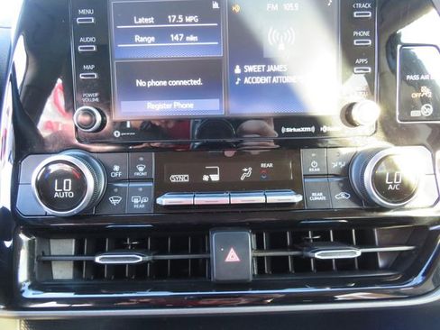 Certified 2022 Toyota Highlander LE image 30