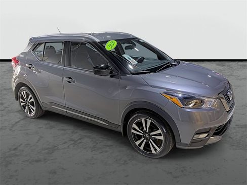 Used 2020 Nissan Kicks SR image 5