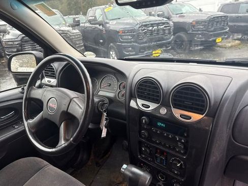 Used 2007 GMC Envoy SLE image 10