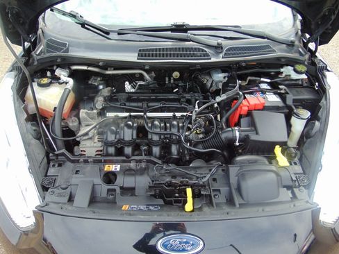 Used 2017 Ford Fiesta Titanium image 34