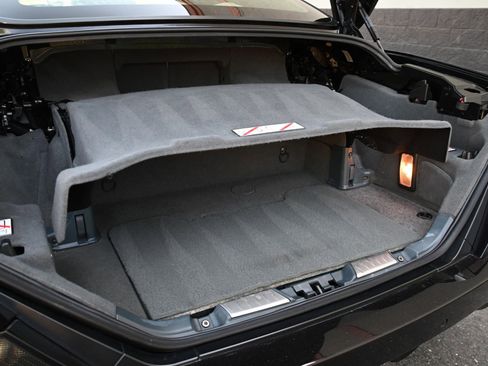 Used 2010 Ferrari California RWD image 18