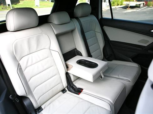 Used 2019 Volkswagen Tiguan S image 17