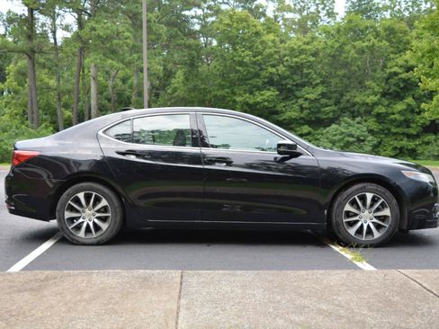 Used 2017 Acura TLX FWD image 4