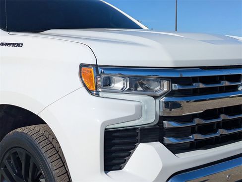 Used 2022 Chevrolet Silverado 1500 LTZ w/ LTZ Convenience Package II image 9