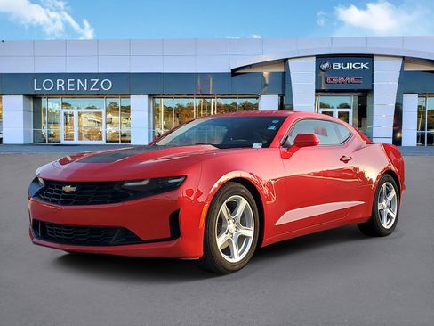Used 2023 Chevrolet Camaro LT image 1