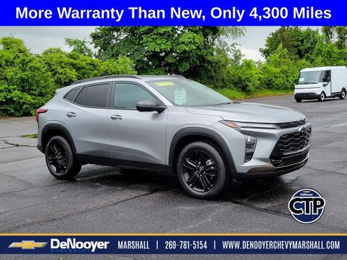 Used 2025 Chevrolet Trax ACTIV FWD image 2
