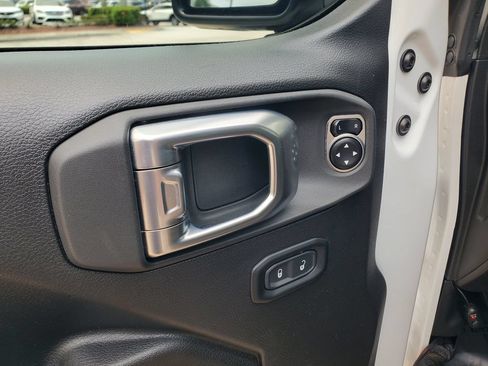 Used 2024 Jeep Wrangler Unlimited Sport AWD/4WD image 18
