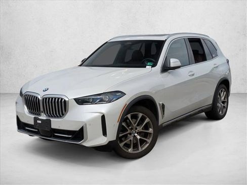 Used 2024 BMW X5 xDrive40i w/ Premium Package image 1