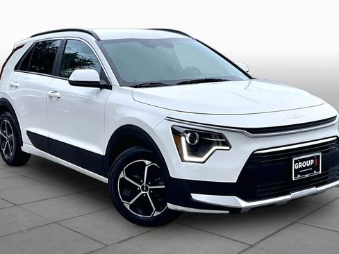 Used 2023 Kia Niro LX FWD image 3