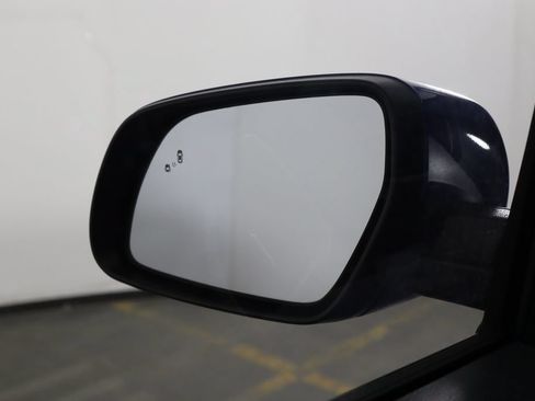 Used 2025 Hyundai Venue SEL FWD image 36