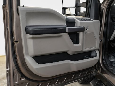 Used 2020 Ford F250 XLT AWD/4WD image 38