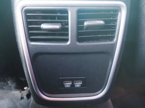 Used 2015 Dodge Charger SXT RWD image 8