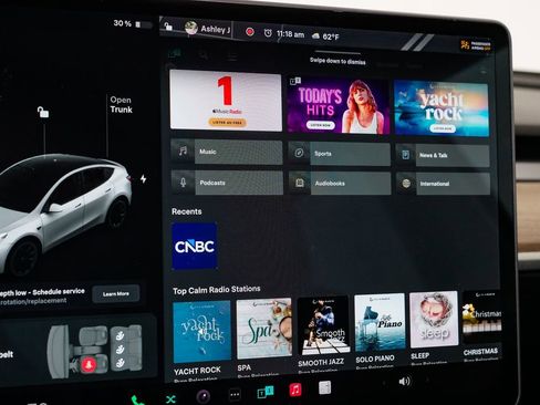 Used 2021 Tesla Model Y Long Range image 15