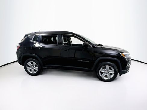 Used 2022 Jeep Compass Latitude AWD/4WD image 4