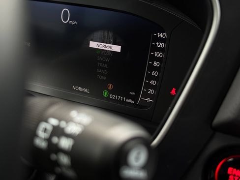 Certified 2025 Honda Pilot Elite image 42