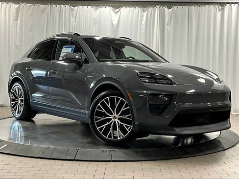 New 2026 Porsche Macan 4 Electric AWD/4WD image 9