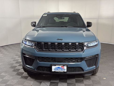 New 2026 Jeep Grand Cherokee Limited w/ Limited Altitude Package AWD/4WD image 3