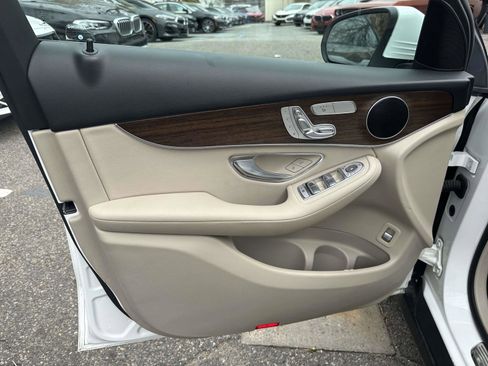 Used 2020 Mercedes-Benz GLC 300 4MATIC w/ Multimedia Package image 13