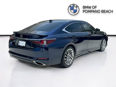 Used 2023 Lexus ES 350 Ultra Luxury w/ Accessory Package (Z2) FWD image 7