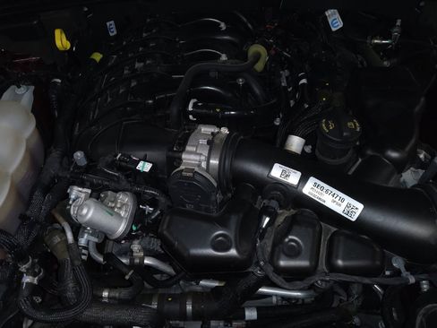 Used 2023 Jeep Grand Cherokee Laredo image 30