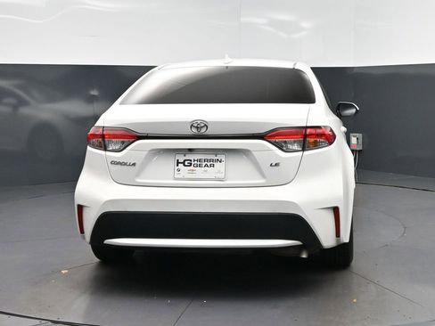 Used 2022 Toyota Corolla LE FWD image 6