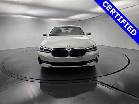 Certified 2023 BMW 530e w/ Premium Package image 4
