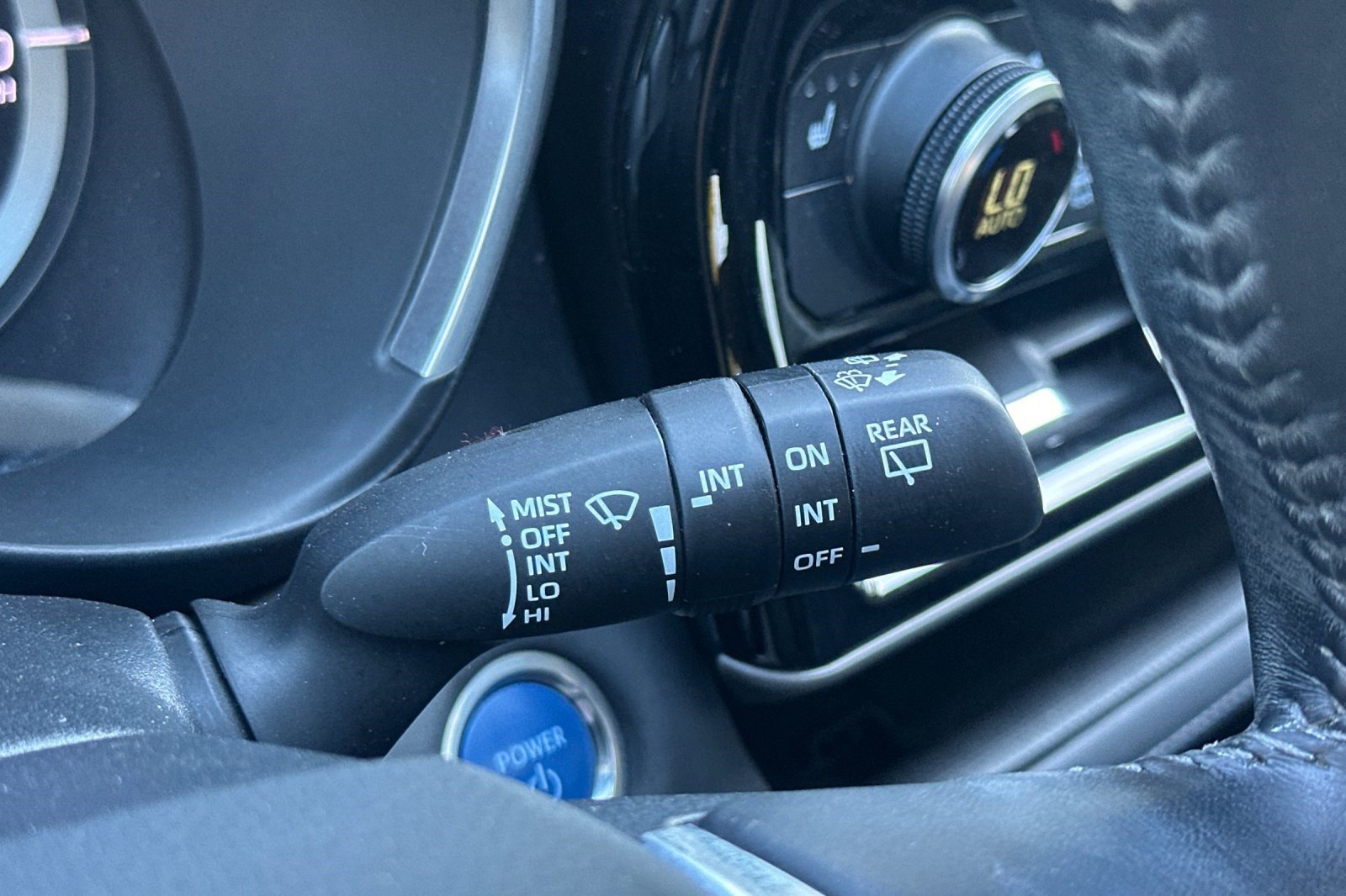 Used 2020 Toyota Highlander XLE AWD/4WD image 33