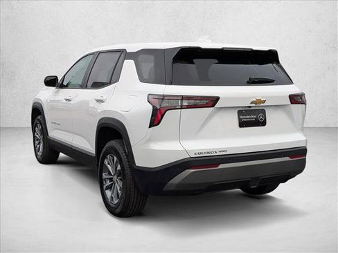 Used 2025 Chevrolet Equinox LT image 8