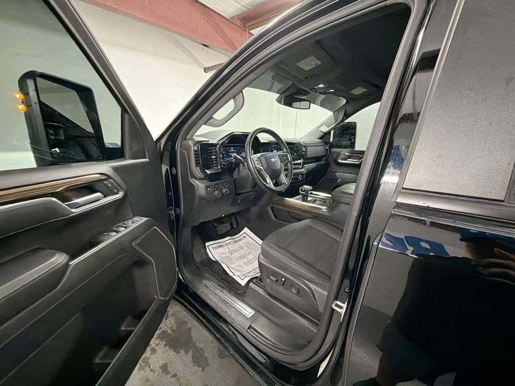 Used 2025 Chevrolet Silverado 1500 LT w/ Max Trailering Package AWD/4WD image 10