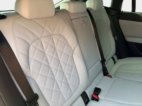 Used 2026 BMW X6 M60i image 25