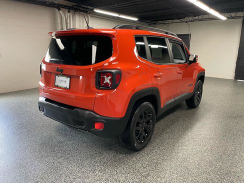 Used 2017 Jeep Renegade Altitude AWD/4WD image 5