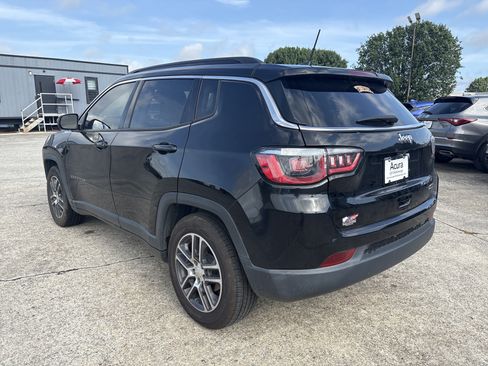 Used 2019 Jeep Compass Latitude w/ Popular Equipment Group FWD image 3