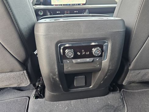 New 2025 Chevrolet Suburban Premier w/ Sun And Tow Package image 22