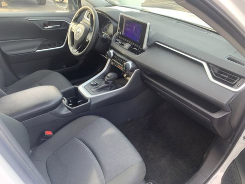 Used 2025 Toyota RAV4 XLE AWD/4WD image 18