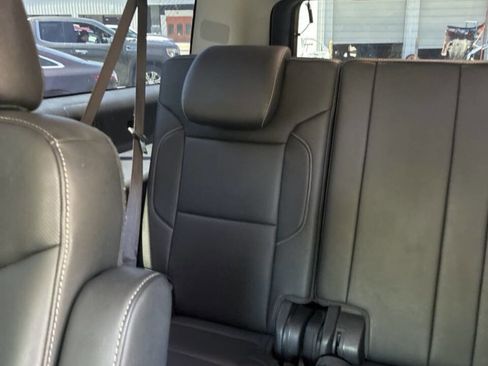 Used 2018 Chevrolet Suburban Premier RWD image 16