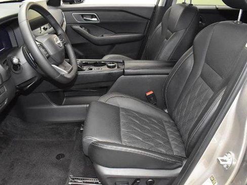 Certified 2026 Nissan Rogue Platinum w/ Platinum Premium Package AWD/4WD image 13