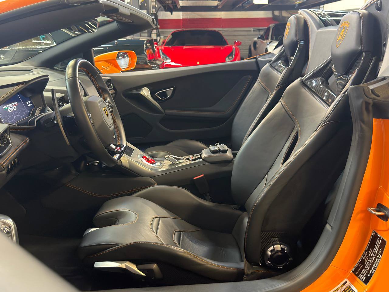 Used 2021 Lamborghini Huracan EVO RWD image 16