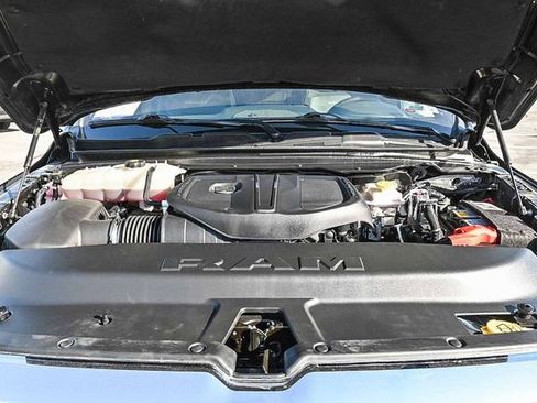 Used 2025 RAM 1500 Laramie AWD/4WD image 31