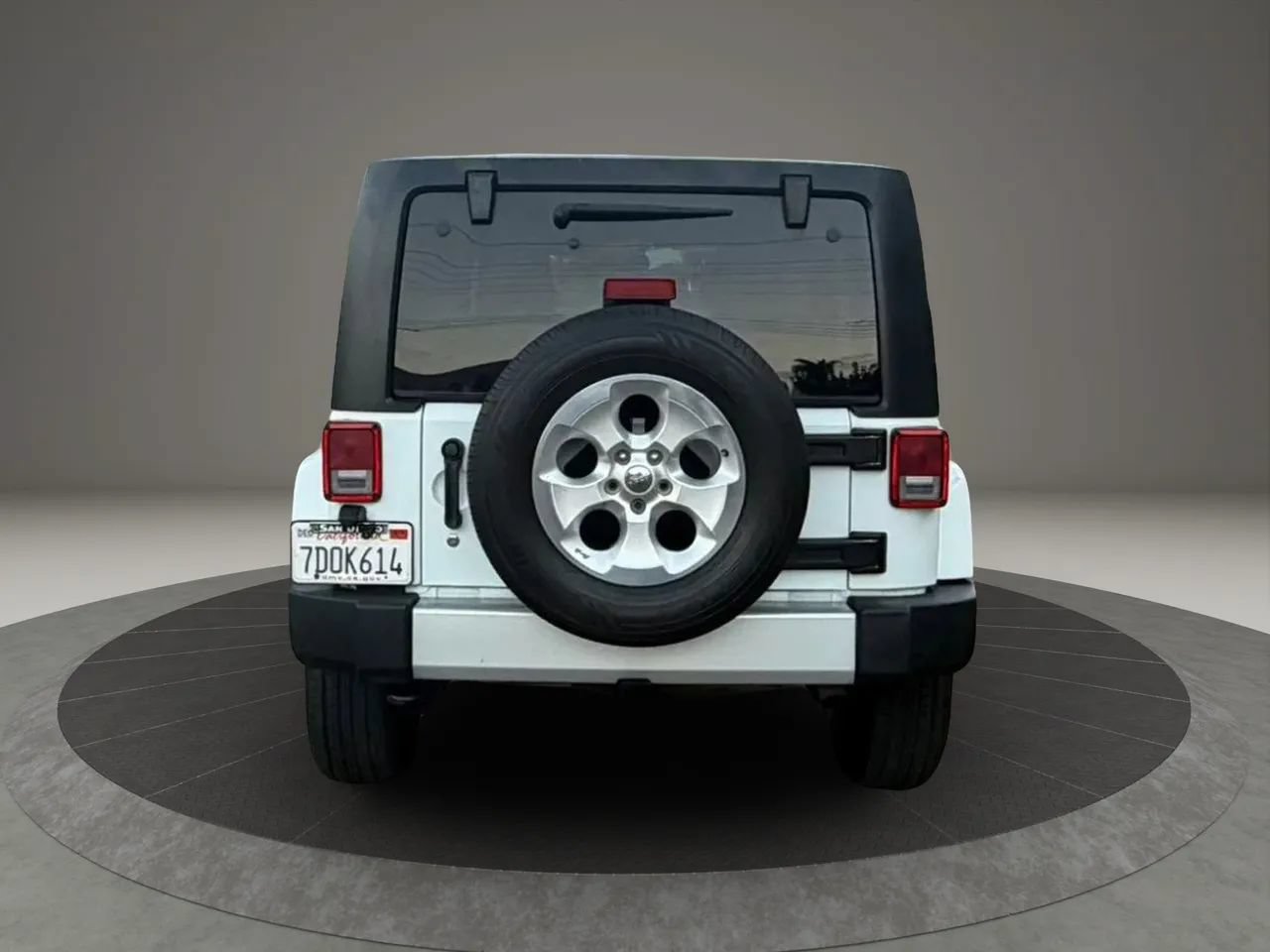 Used 2013 Jeep Wrangler Unlimited Sahara w/ Connectivity Group AWD/4WD image 6