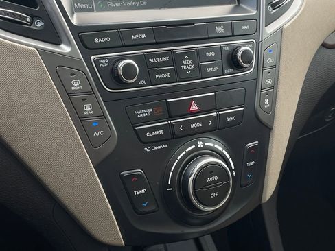 Used 2017 Hyundai Santa Fe Limited AWD/4WD image 17