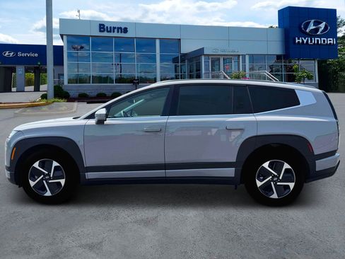 New 2026 Hyundai Ioniq 9 SE image 3