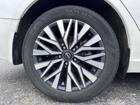 Used 2024 Nissan Altima 2.5 SV w/ SV Premium Package AWD/4WD image 6
