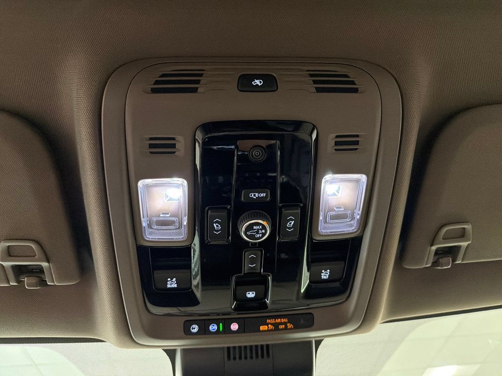 New 2026 GMC Yukon Denali w/ Denali Reserve Package AWD/4WD image 16