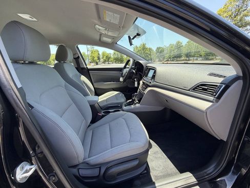 Used 2017 Hyundai Elantra SE FWD image 15