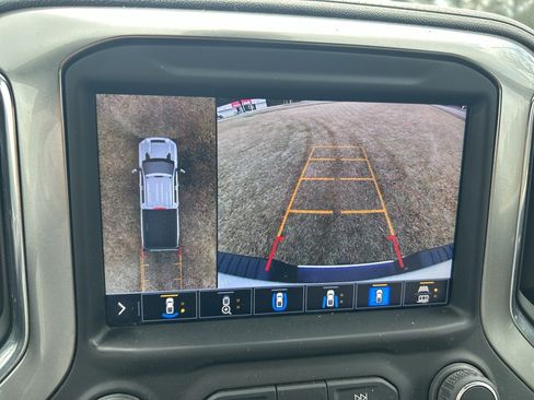 Used 2022 Chevrolet Silverado 2500 LTZ w/ LTZ Convenience Package image 34