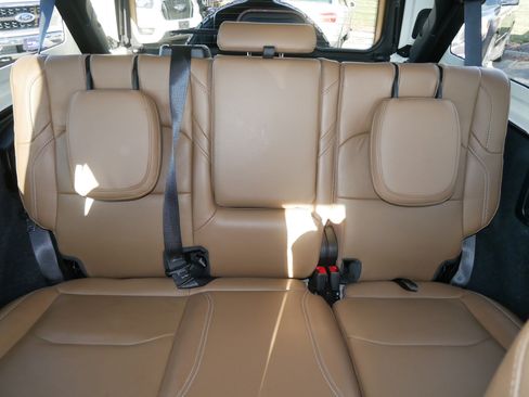 Used 2023 Jeep Wrangler Rubicon w/ Safety Group image 13