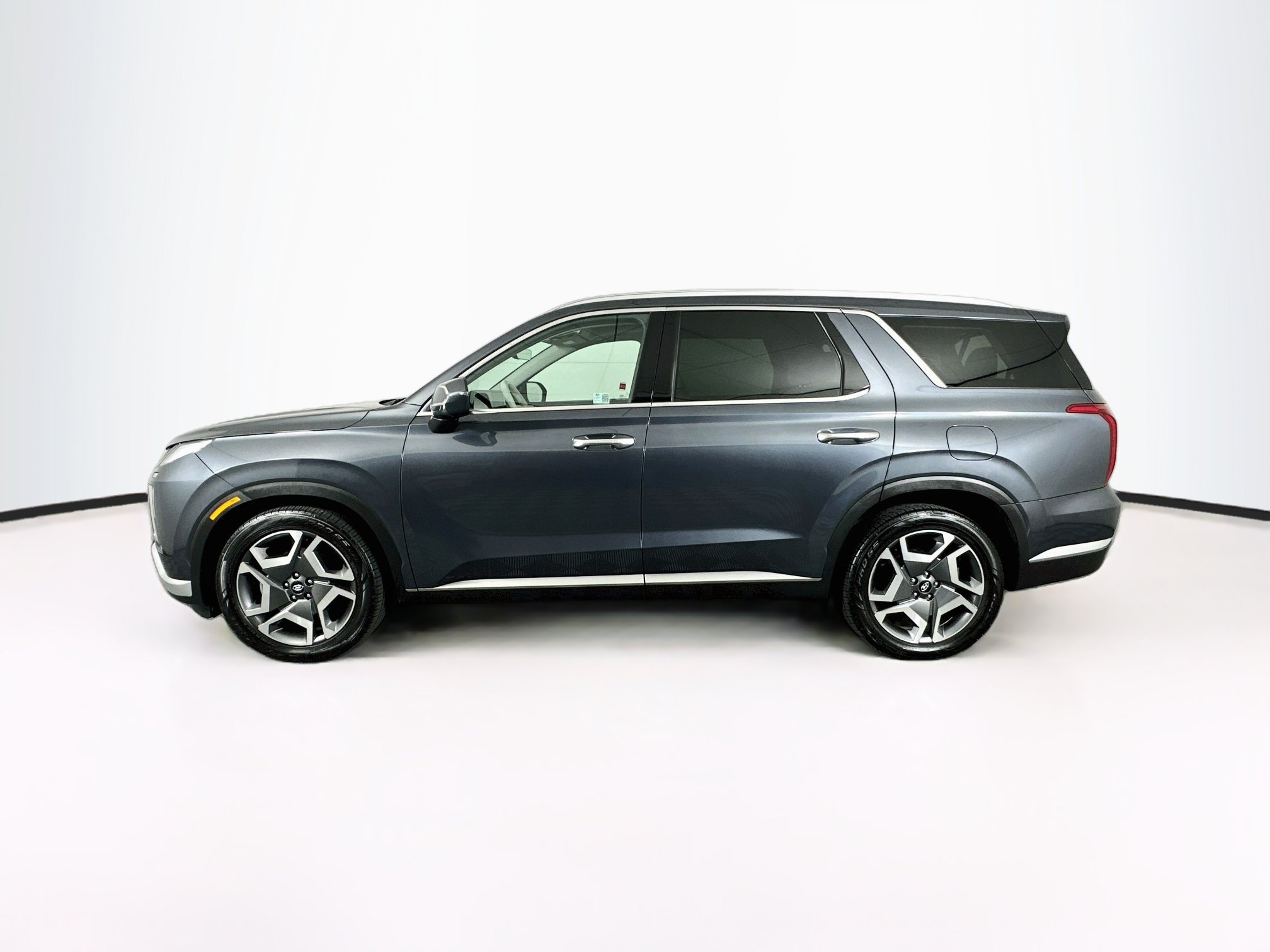 Used 2024 Hyundai Palisade Limited AWD/4WD image 4