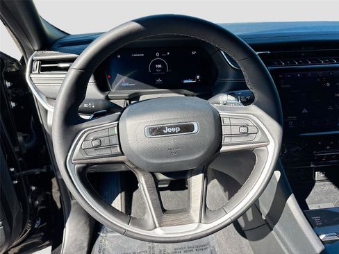 Used 2024 Jeep Grand Cherokee L Limited w/ Luxury Tech Group II image 11